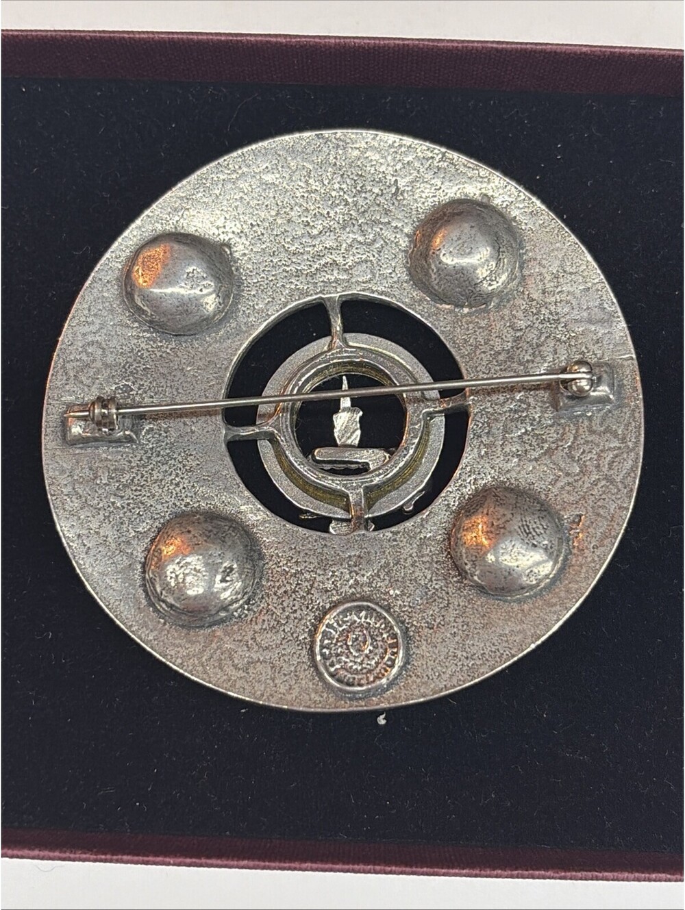 MacKay Clan Crest Pewter Plaid Brooch - Picture 2 of 2